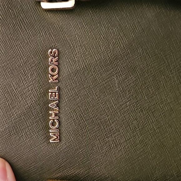 Michael Kors Selma Bag In Olive Green - Picture 4 of 16